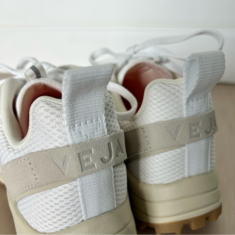 Veja Venturi II Women's Sneakers, Size 5, fits like a 6! Runs big. NWOT - Picture 6 of 15